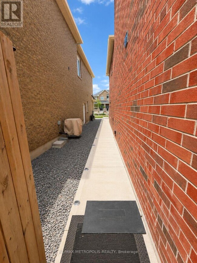 Building Photo - 13 Mohandas Dr