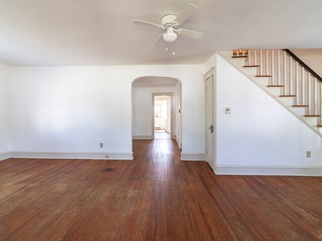 Building Photo - Year Round Cottage Close to Bethany