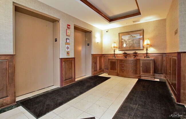 Building Photo - 101 Pointe Dr
