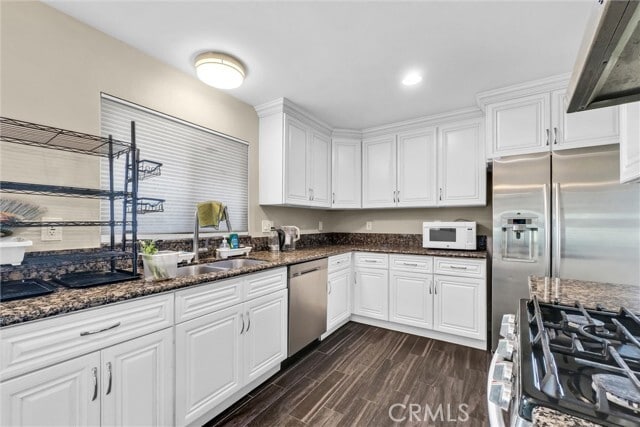 Building Photo - 9761 Royal Palm Blvd