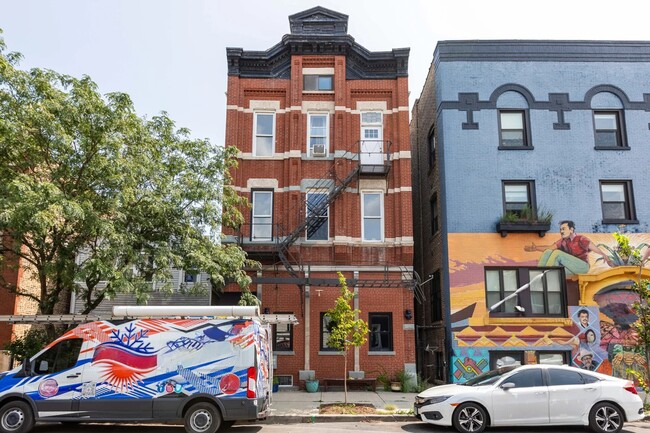 Foto del edificio - 1827 S Racine Ave