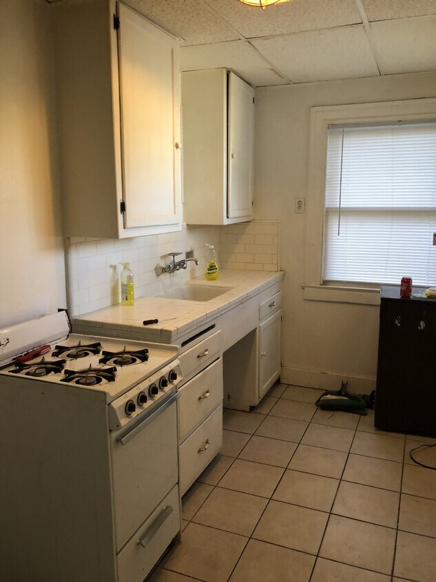 Foto principal - 393 N Euclid Ave