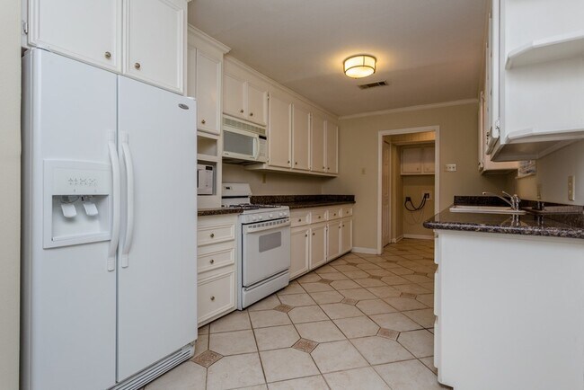 Building Photo - 1230 Timbergrove Ln