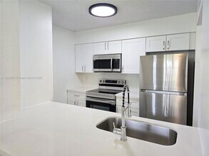 Building Photo - 2890 N Oakland Forest Dr