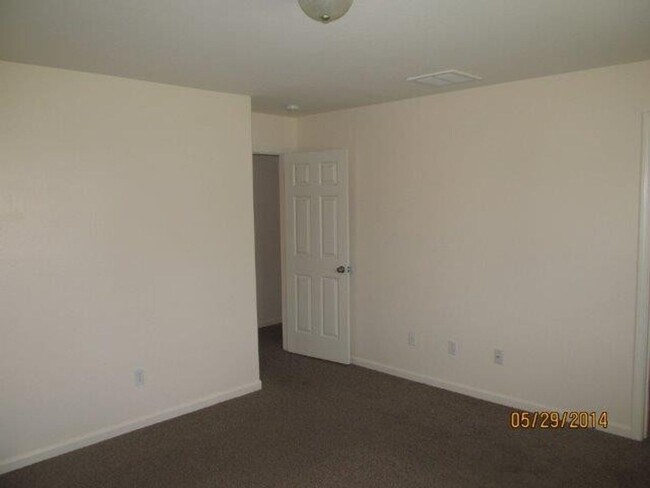 Foto del edificio - 11805 Holabird Ave