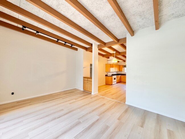 Building Photo - 4860 Van Noord Ave