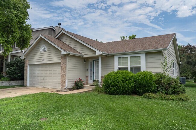 Foto del edificio - 16944 Hickory Crest Dr