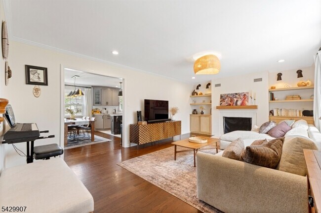 Foto del edificio - 821 Midwood Dr