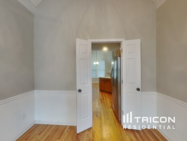 Foto del edificio - 1046 Dalby Way