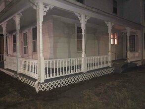 Building Photo - 657 S Main St