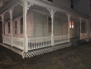 Building Photo - 657 S Main St