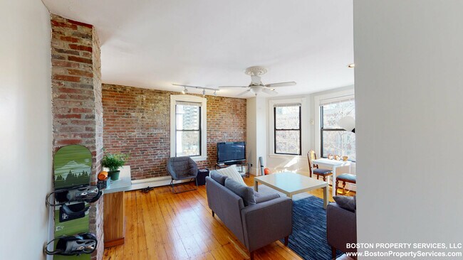 Building Photo - 1540 Tremont St