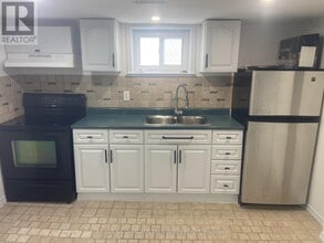 Building Photo - 200 Tavistock Rd