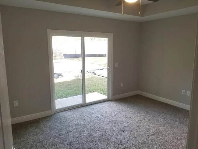 Foto del edificio - 708 w detroit blvd