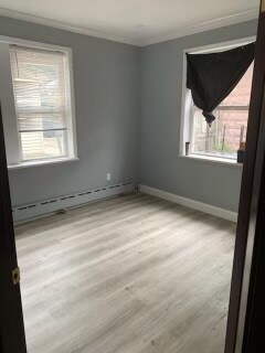 Foto principal - 1641 Castleton Ave