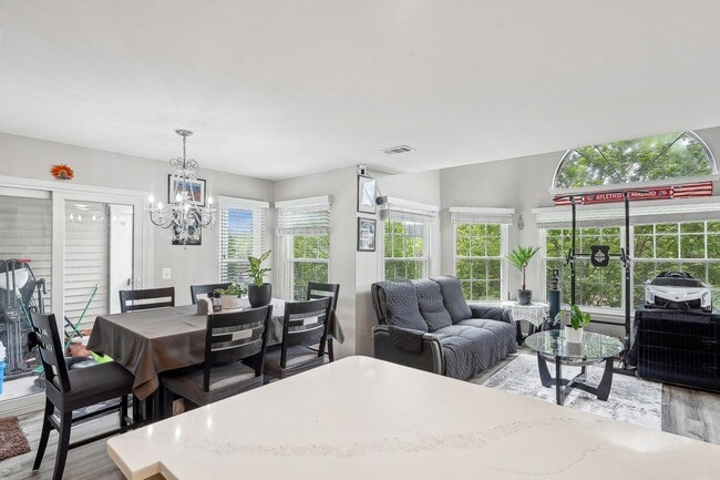 Building Photo - Discover comfort and style in the sought-a...