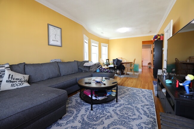 Building Photo - 148 Langdon Ave