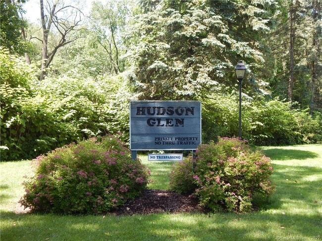 Building Photo - 21 Hudson Glen St