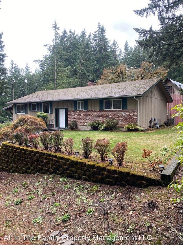 3 br, 2 bath House 16713 S Bradley Road House for Rent in Oregon