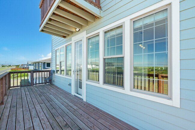 Foto del edificio - 1140 Ocean Shores Blvd SW