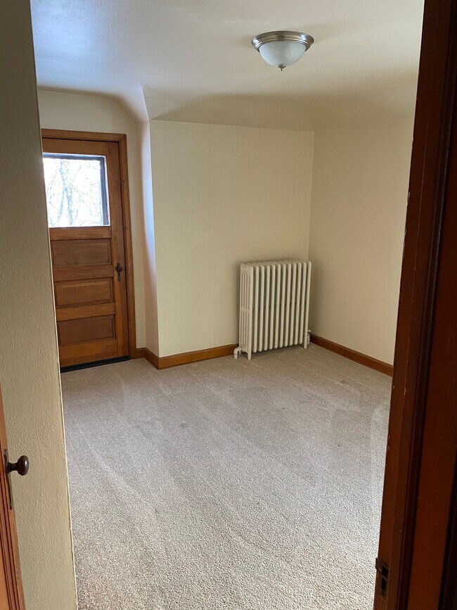 Foto del edificio - 339 Riverview Dr