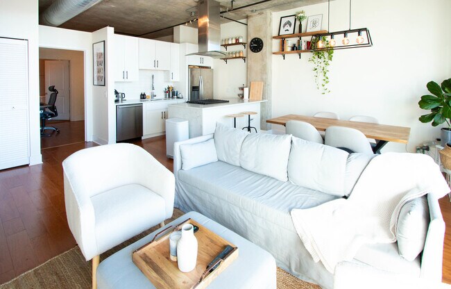 Building Photo - 50 E 16th St