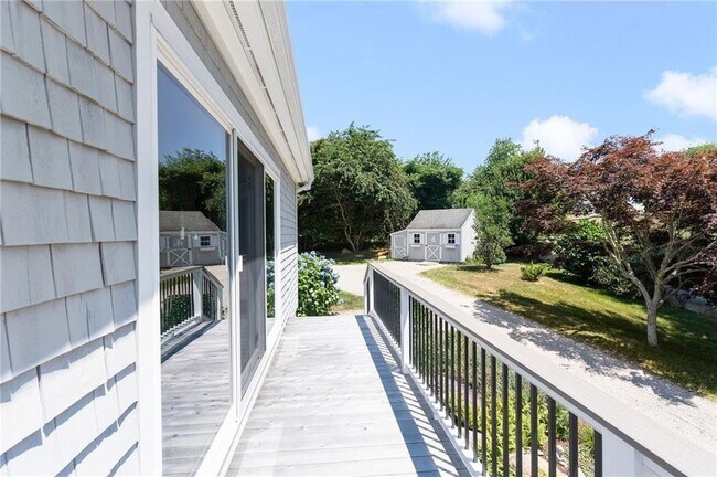 Foto del edificio - 790 Green Hill Beach Rd
