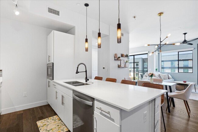 Building Photo - 3131 N Central Ave