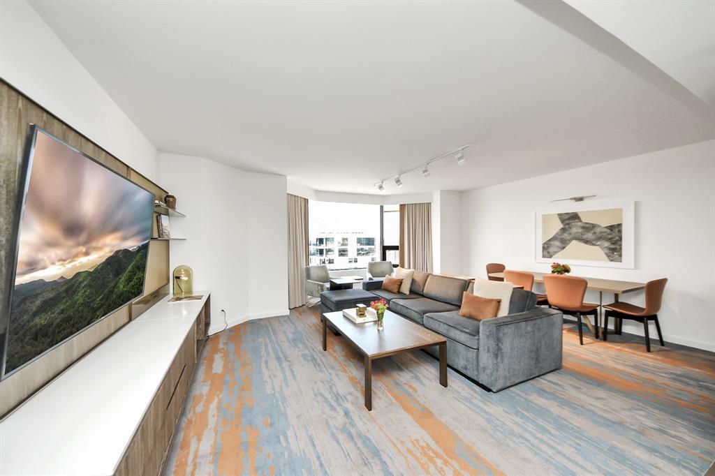 Foto principal - 1300 Lamar St