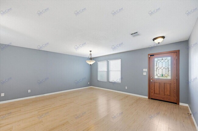 Foto del edificio - 8401 Swan Park Dr