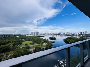 Building Photo - 16385 Biscayne Blvd