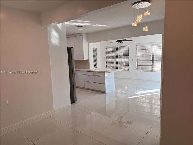 Foto del edificio - 2813 Bahama Dr