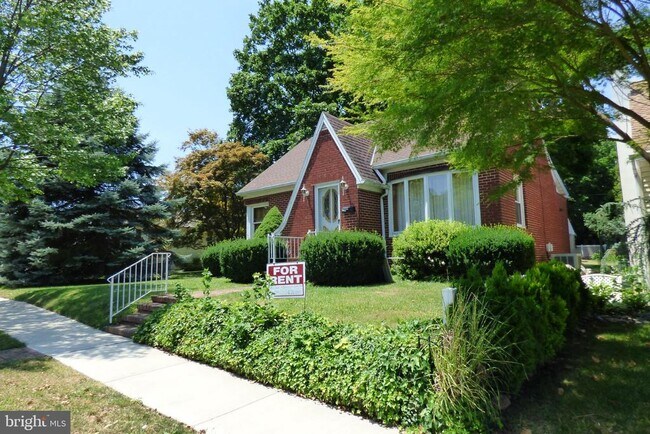 Foto del edificio - 430 Moul Ave