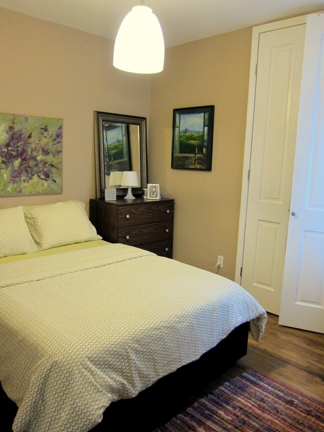 Foto del edificio - 515 E 88th St