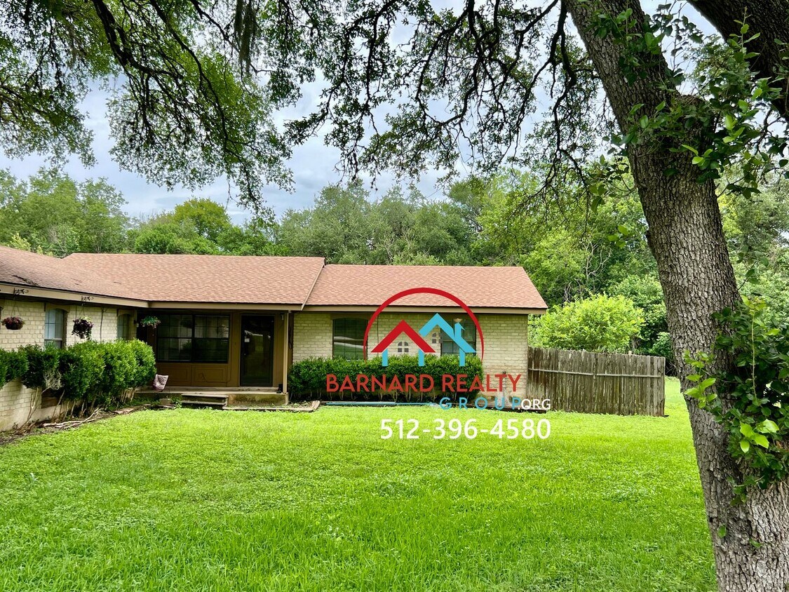 Primary Photo - 110 Whitetail Dr