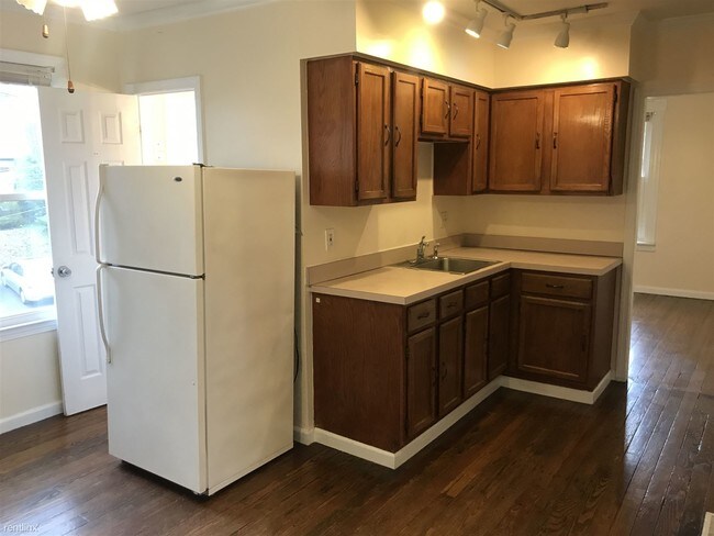 Building Photo - 3 br, 1 bath House - 272 Highland Ave Apt 1