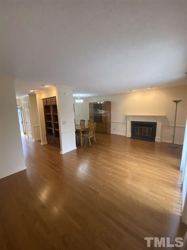 Building Photo - 3108 Coachman's Way