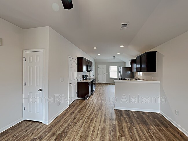 Building Photo - 12701 Waterbury Dr