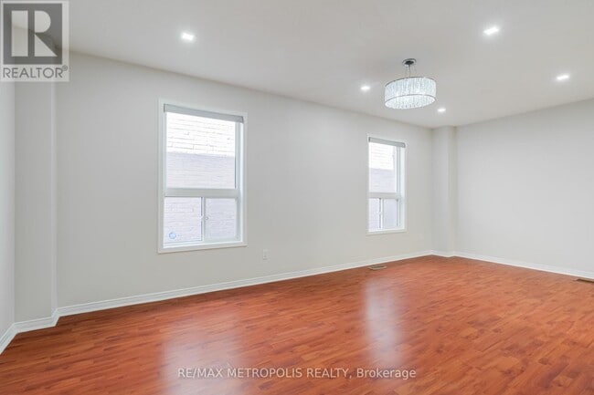 Building Photo - 26 Perfitt Crescent