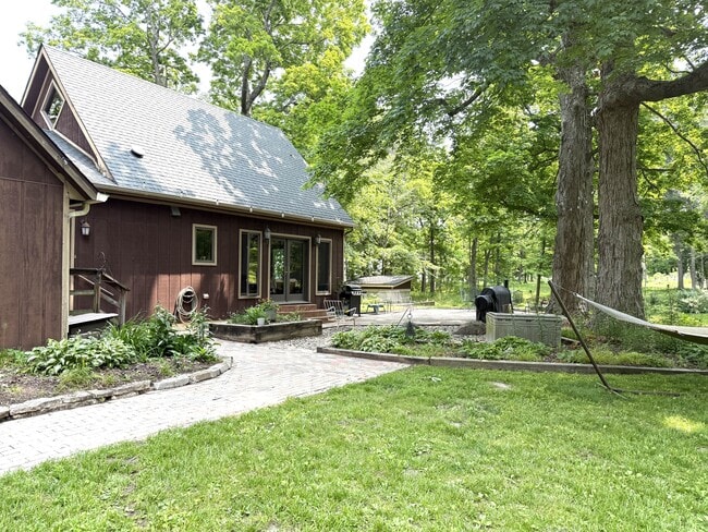 Building Photo - 2433 County Road 1225 N