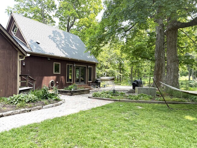 Foto del edificio - 2433 County Road 1225 N