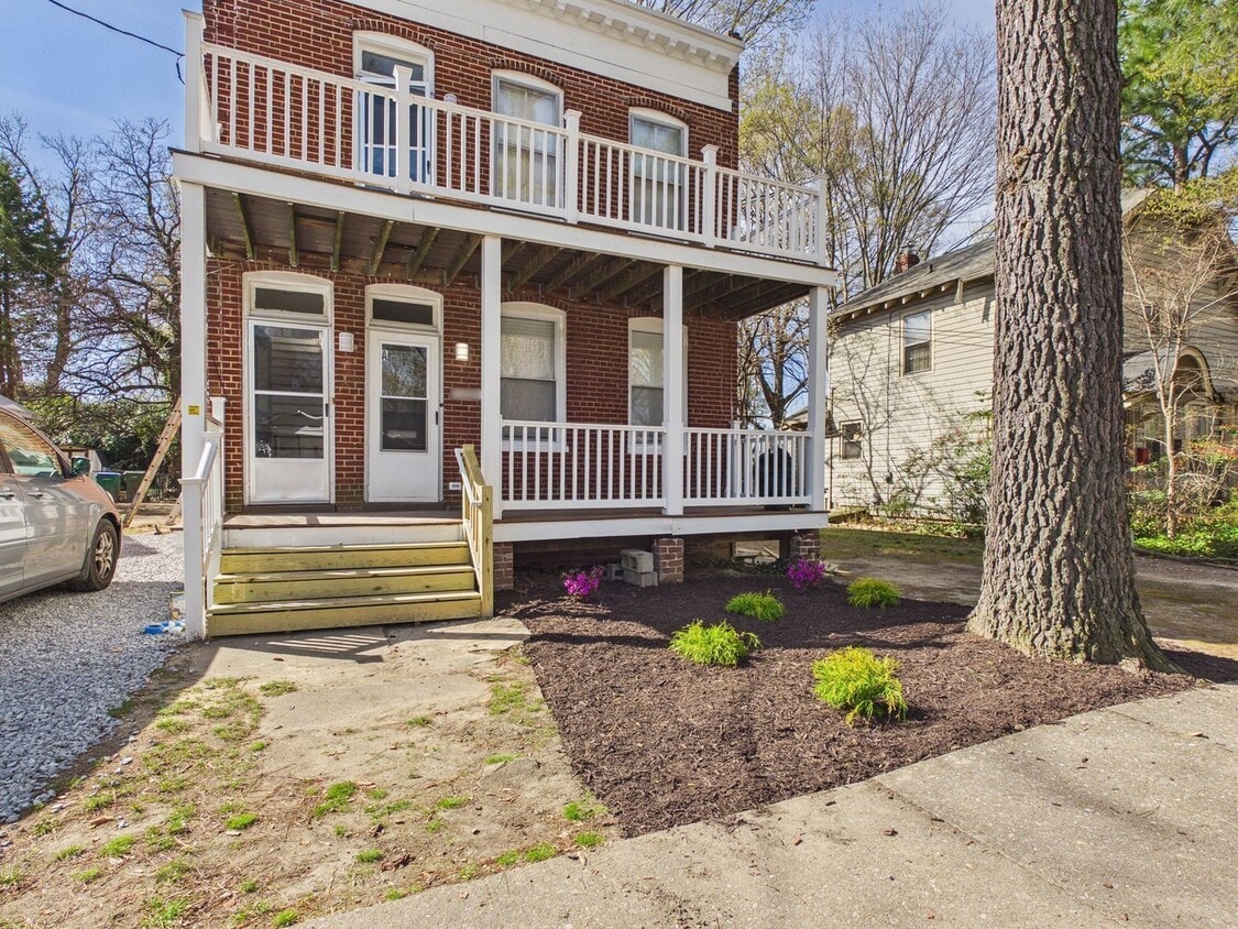 Photo - 1703 Oakdale Avenue