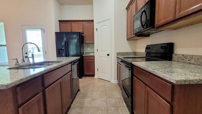 Building Photo - 3 Bedroom 2 Bath in Ascension-$500 off 1st month with 30 day move in!!