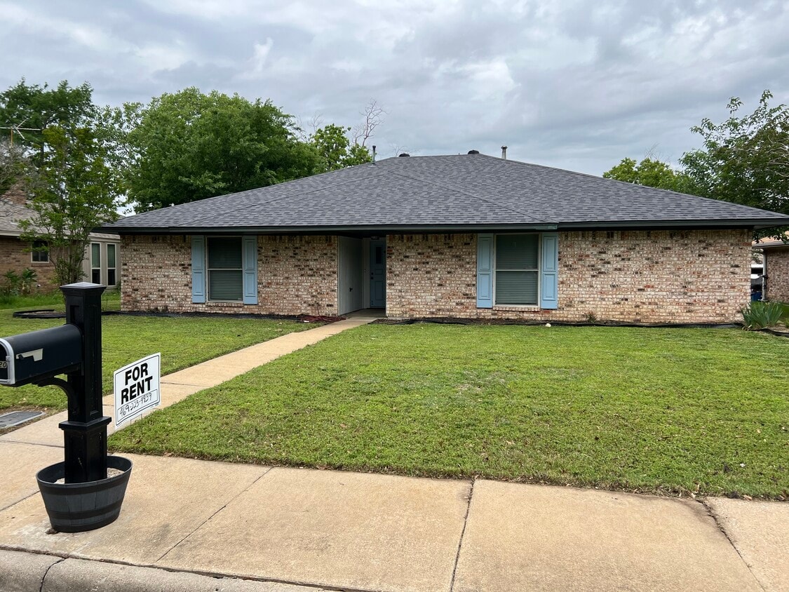 1920 Maxwell Dr, Lewisville, TX 75077 House Rental in Lewisville, TX