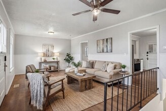 Building Photo - 604 E Hartson Ave