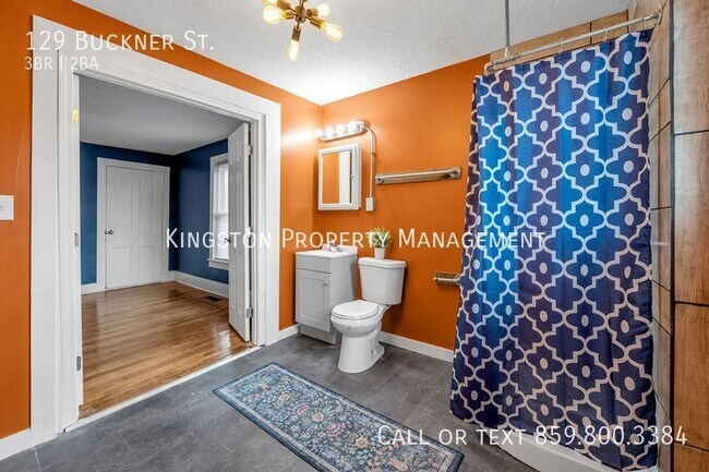 Building Photo - Beautiful 3 Bedroom 2 Bathroom Now Availab...