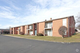 Building Photo - Macomb Manor - Roseville, MI