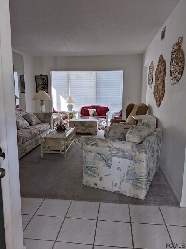 Building Photo - 15 Fairways Cir