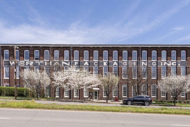 Foto del edificio - 1350 Rosa L Parks Blvd