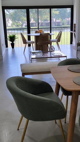 Foto del edificio - 9319 Pecky Cypress Ln
